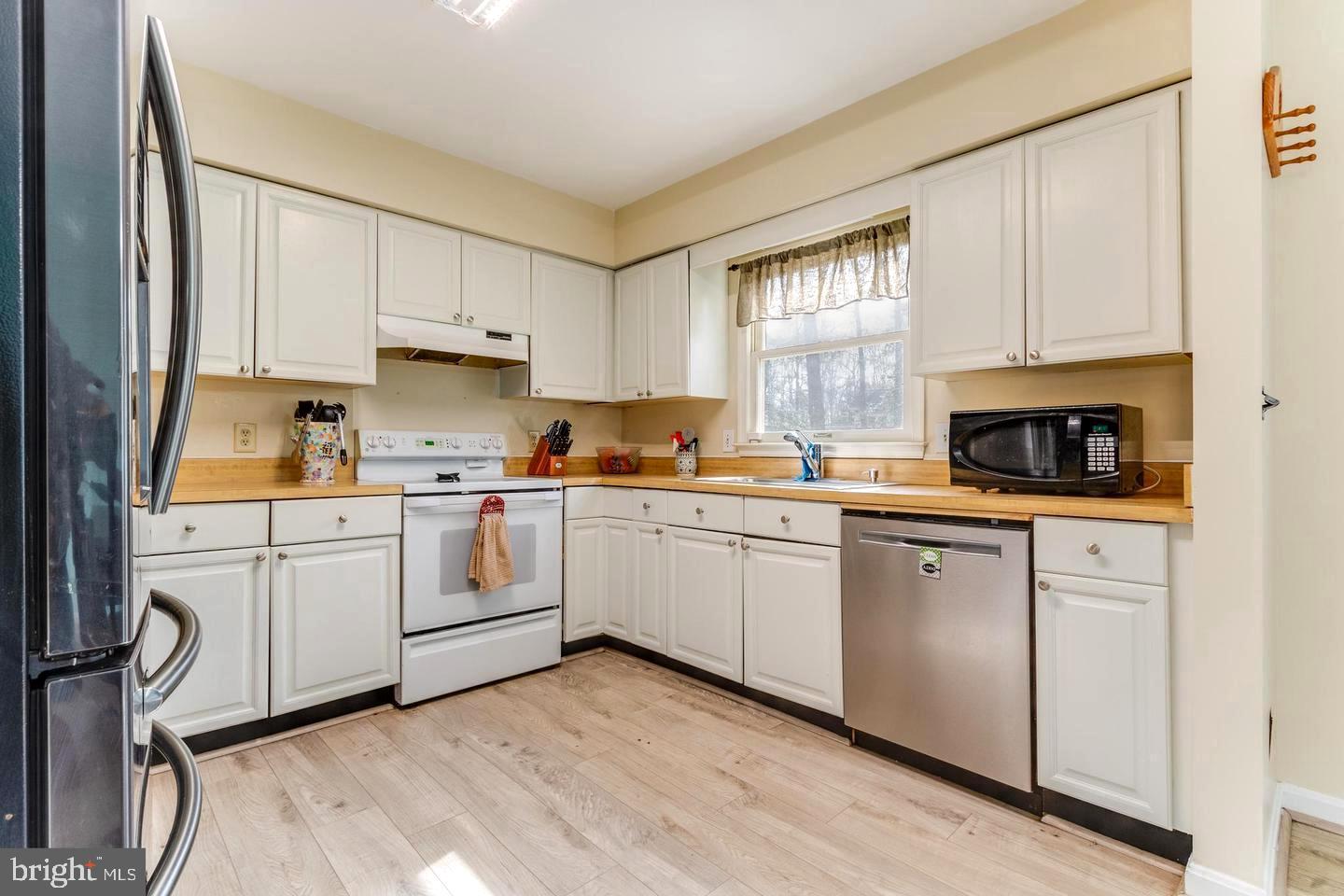 1137 COLUMBUS DR, STAFFORD, Virginia 22554, 4 Bedrooms Bedrooms, ,3 BathroomsBathrooms,Residential,For sale,1137 COLUMBUS DR,VAST2043928 MLS # VAST2043928