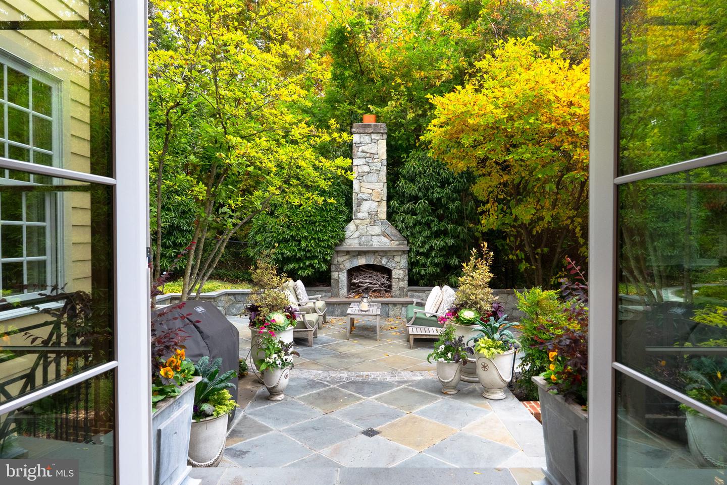 215 WOODLAND TER #A, ALEXANDRIA, Virginia 22302, 5 Bedrooms Bedrooms, ,4 BathroomsBathrooms,Residential,For sale,215 WOODLAND TER #A,VAAX2051324 MLS # VAAX2051324