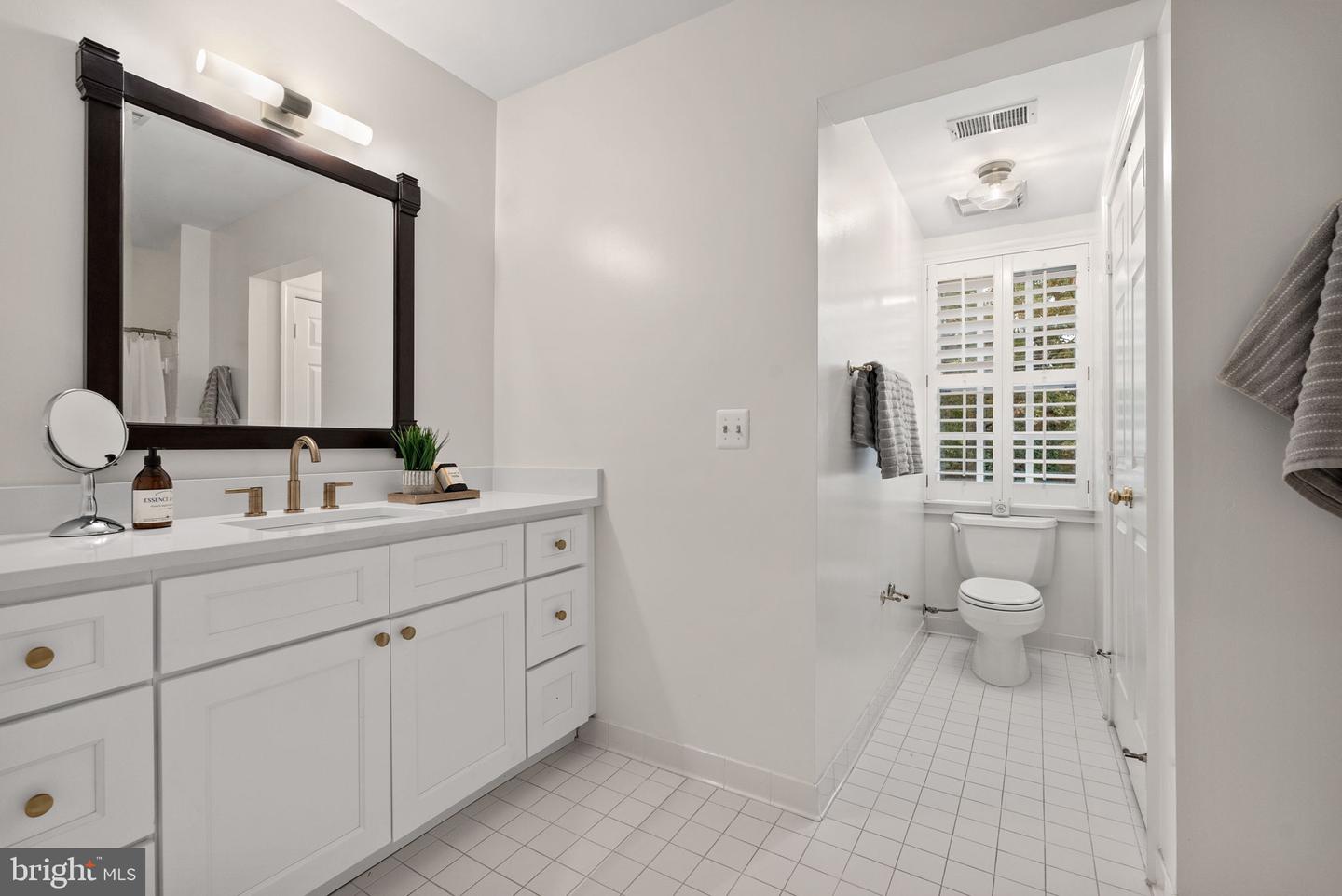 215 WOODLAND TER #A, ALEXANDRIA, Virginia 22302, 5 Bedrooms Bedrooms, ,4 BathroomsBathrooms,Residential,For sale,215 WOODLAND TER #A,VAAX2051324 MLS # VAAX2051324