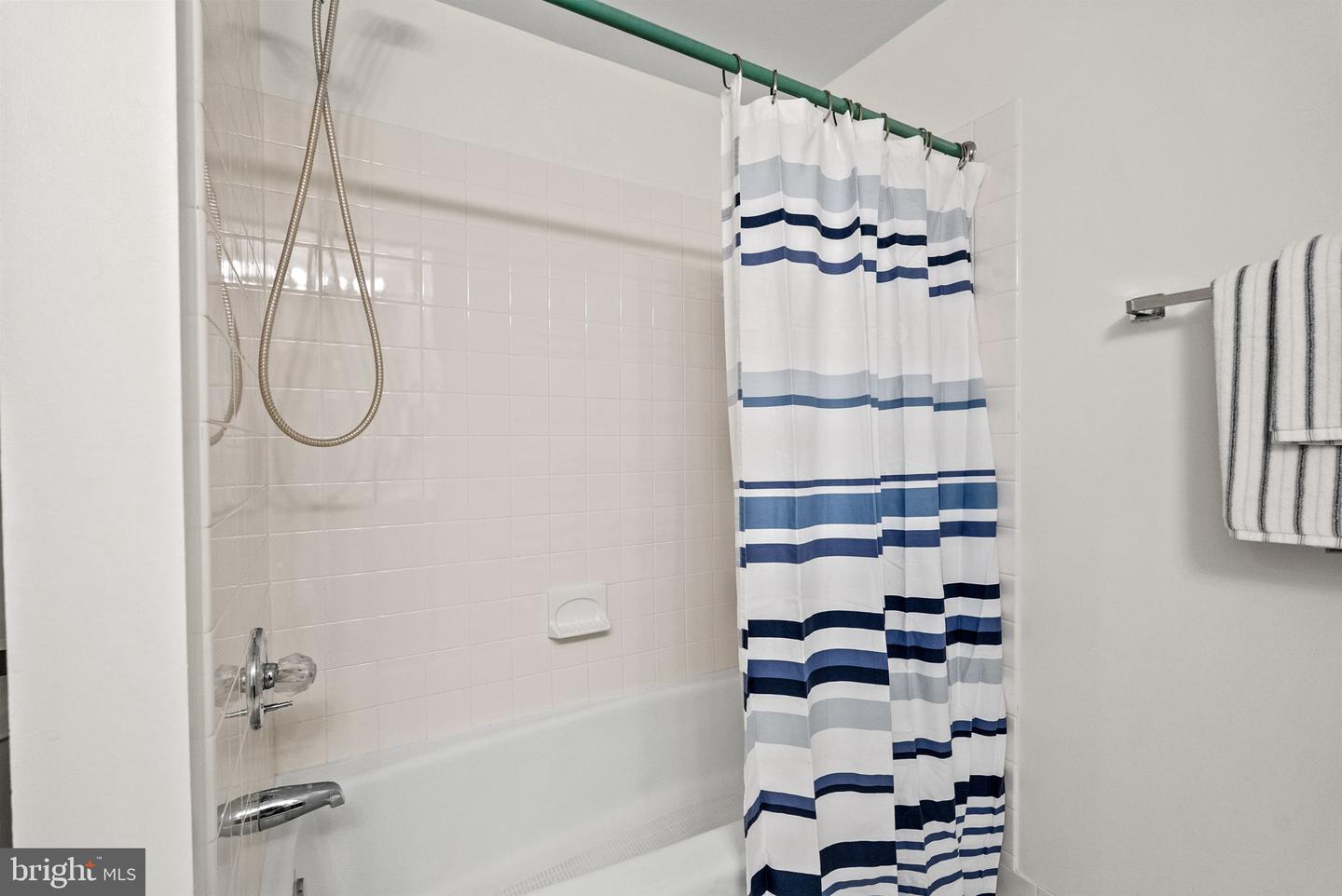 215 WOODLAND TER #A, ALEXANDRIA, Virginia 22302, 5 Bedrooms Bedrooms, ,4 BathroomsBathrooms,Residential,For sale,215 WOODLAND TER #A,VAAX2051324 MLS # VAAX2051324