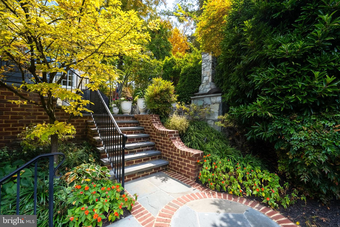 215 WOODLAND TER #A, ALEXANDRIA, Virginia 22302, 5 Bedrooms Bedrooms, ,4 BathroomsBathrooms,Residential,For sale,215 WOODLAND TER #A,VAAX2051324 MLS # VAAX2051324