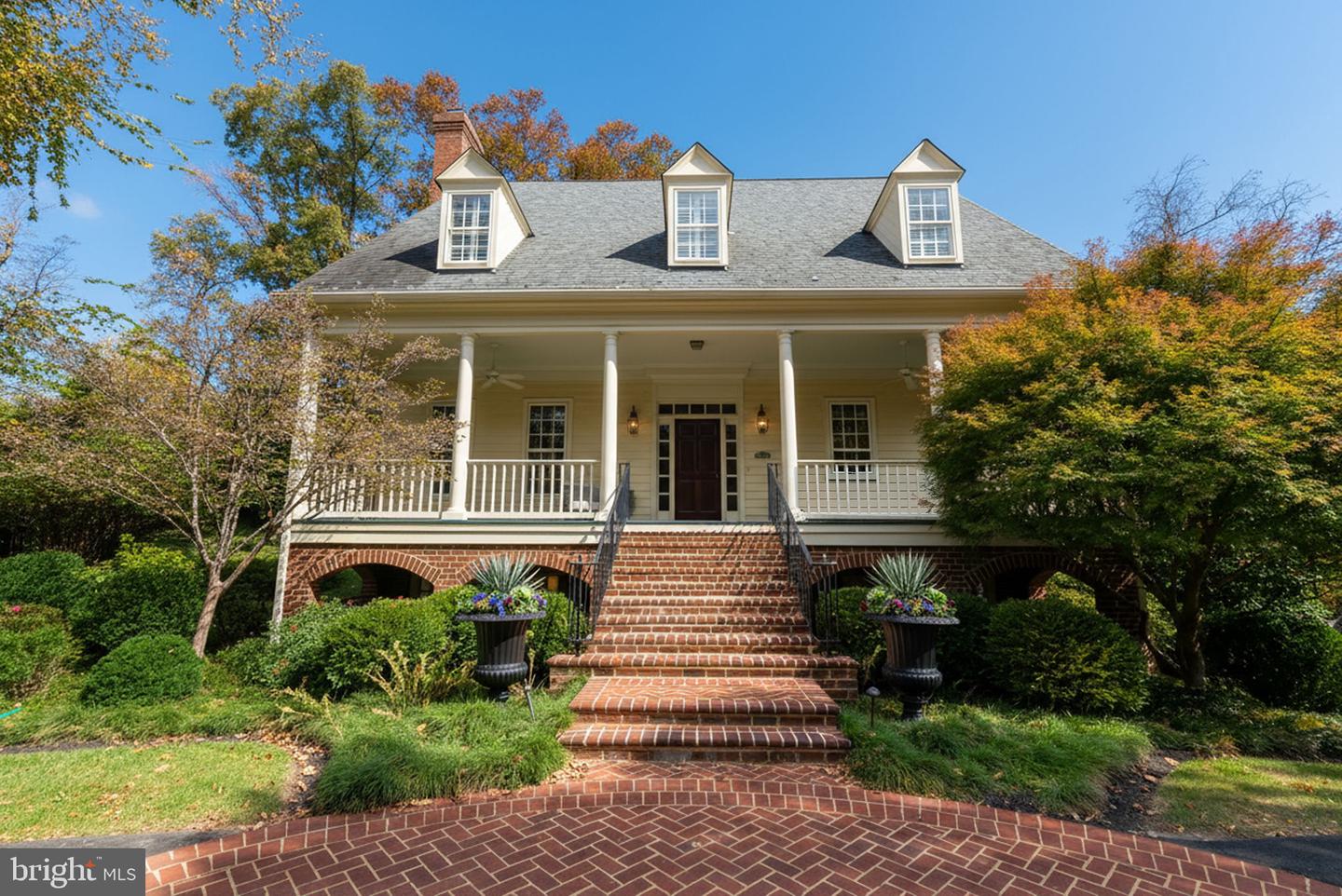 215 WOODLAND TER #A, ALEXANDRIA, Virginia 22302, 5 Bedrooms Bedrooms, ,4 BathroomsBathrooms,Residential,For sale,215 WOODLAND TER #A,VAAX2051324 MLS # VAAX2051324