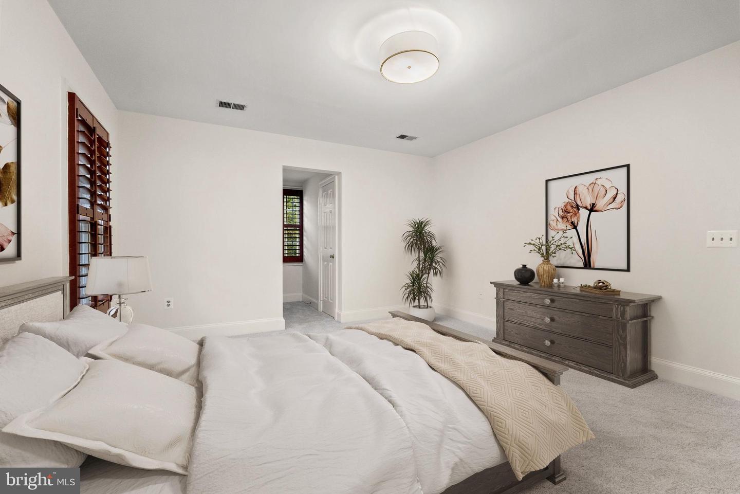 215 WOODLAND TER #A, ALEXANDRIA, Virginia 22302, 5 Bedrooms Bedrooms, ,4 BathroomsBathrooms,Residential,For sale,215 WOODLAND TER #A,VAAX2051324 MLS # VAAX2051324