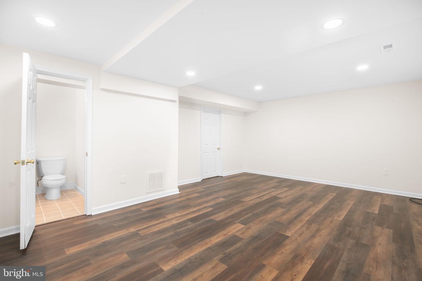 1701 ROGERS ST, FREDERICKSBURG, Virginia 22405, 4 Bedrooms Bedrooms, 7 Rooms Rooms,3 BathroomsBathrooms,Residential,For sale,1701 ROGERS ST,VAST2043934 MLS # VAST2043934