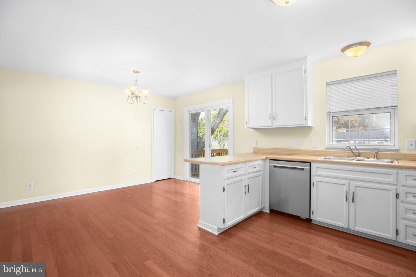 1701 ROGERS ST, FREDERICKSBURG, Virginia 22405, 4 Bedrooms Bedrooms, 7 Rooms Rooms,3 BathroomsBathrooms,Residential,For sale,1701 ROGERS ST,VAST2043934 MLS # VAST2043934