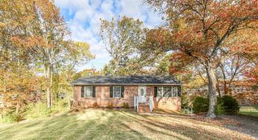 1701 ROGERS ST, FREDERICKSBURG, Virginia 22405, 4 Bedrooms Bedrooms, 7 Rooms Rooms,3 BathroomsBathrooms,Residential,For sale,1701 ROGERS ST,VAST2043934 MLS # VAST2043934