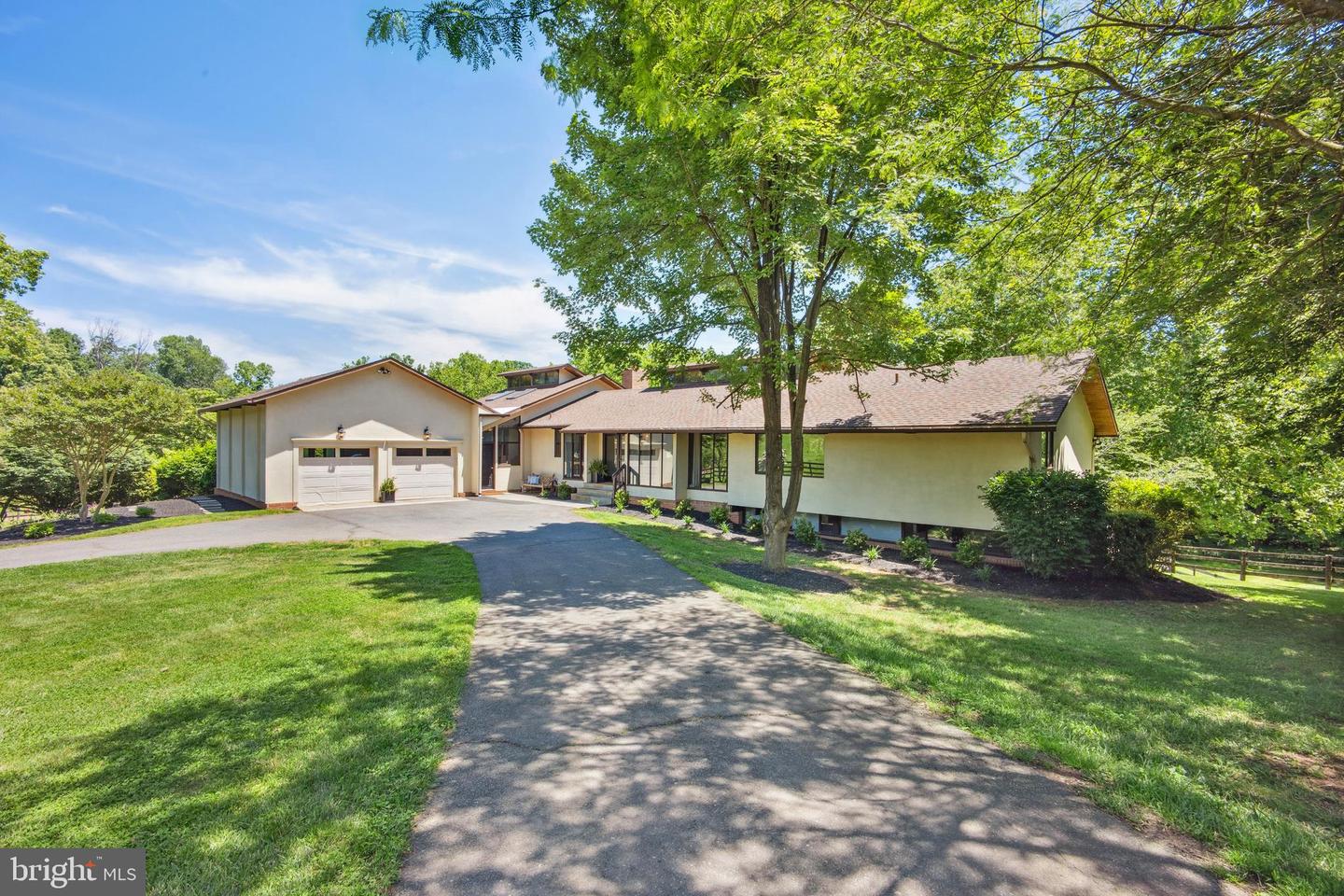 9341 CORNWELL FARM DR, GREAT FALLS, Virginia 22066, 4 Bedrooms Bedrooms, ,3 BathroomsBathrooms,Residential,For sale,9341 CORNWELL FARM DR,VAFX2277056 MLS # VAFX2277056