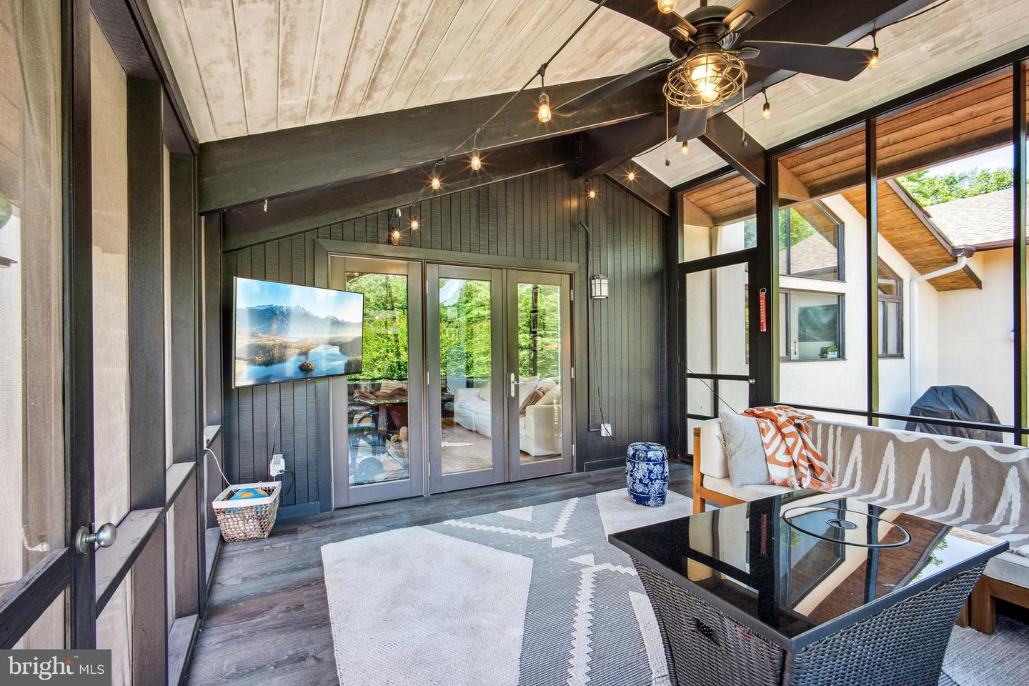 9341 CORNWELL FARM DR, GREAT FALLS, Virginia 22066, 4 Bedrooms Bedrooms, ,3 BathroomsBathrooms,Residential,For sale,9341 CORNWELL FARM DR,VAFX2277056 MLS # VAFX2277056