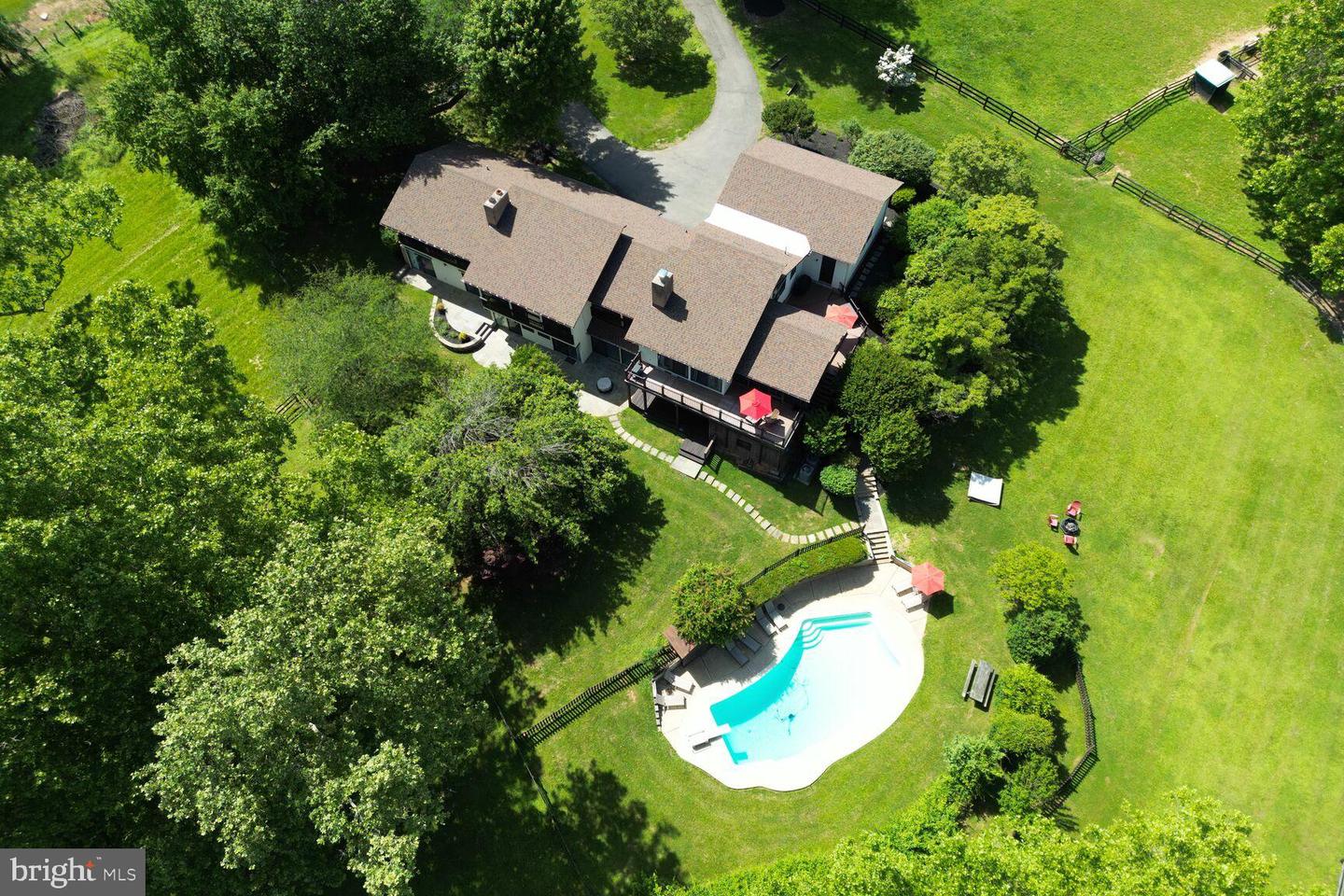 9341 CORNWELL FARM DR, GREAT FALLS, Virginia 22066, 4 Bedrooms Bedrooms, ,3 BathroomsBathrooms,Residential,For sale,9341 CORNWELL FARM DR,VAFX2277056 MLS # VAFX2277056