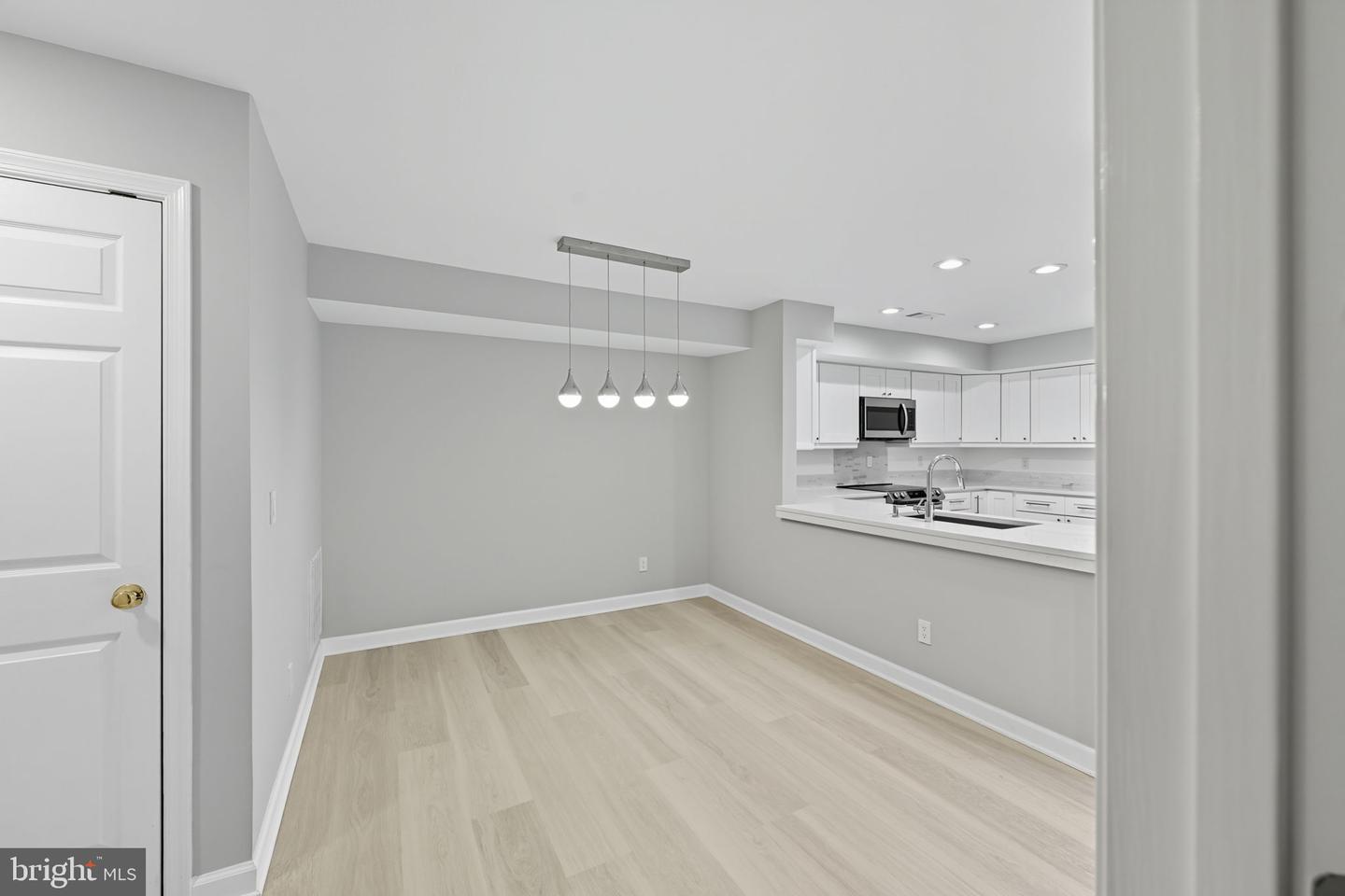 12008 RIDGE KNOLL DR #507A, FAIRFAX, Virginia 22033, 2 Bedrooms Bedrooms, 4 Rooms Rooms,2 BathroomsBathrooms,Residential,For sale,12008 RIDGE KNOLL DR #507A,VAFX2277058 MLS # VAFX2277058