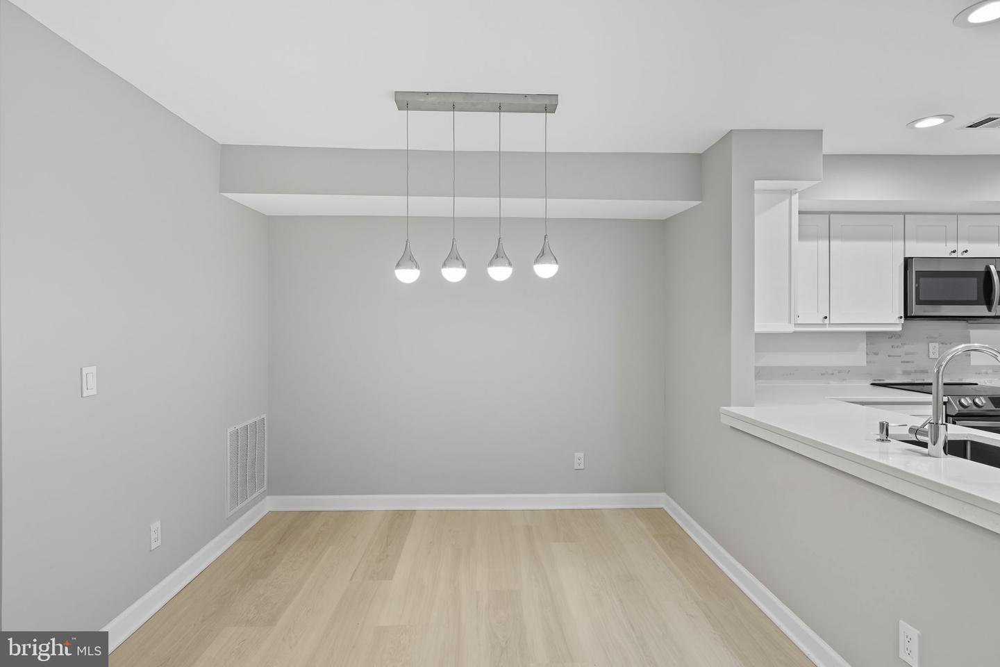 12008 RIDGE KNOLL DR #507A, FAIRFAX, Virginia 22033, 2 Bedrooms Bedrooms, 4 Rooms Rooms,2 BathroomsBathrooms,Residential,For sale,12008 RIDGE KNOLL DR #507A,VAFX2277058 MLS # VAFX2277058