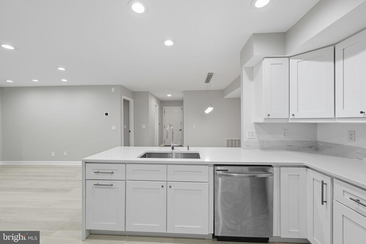 12008 RIDGE KNOLL DR #507A, FAIRFAX, Virginia 22033, 2 Bedrooms Bedrooms, 4 Rooms Rooms,2 BathroomsBathrooms,Residential,For sale,12008 RIDGE KNOLL DR #507A,VAFX2277058 MLS # VAFX2277058