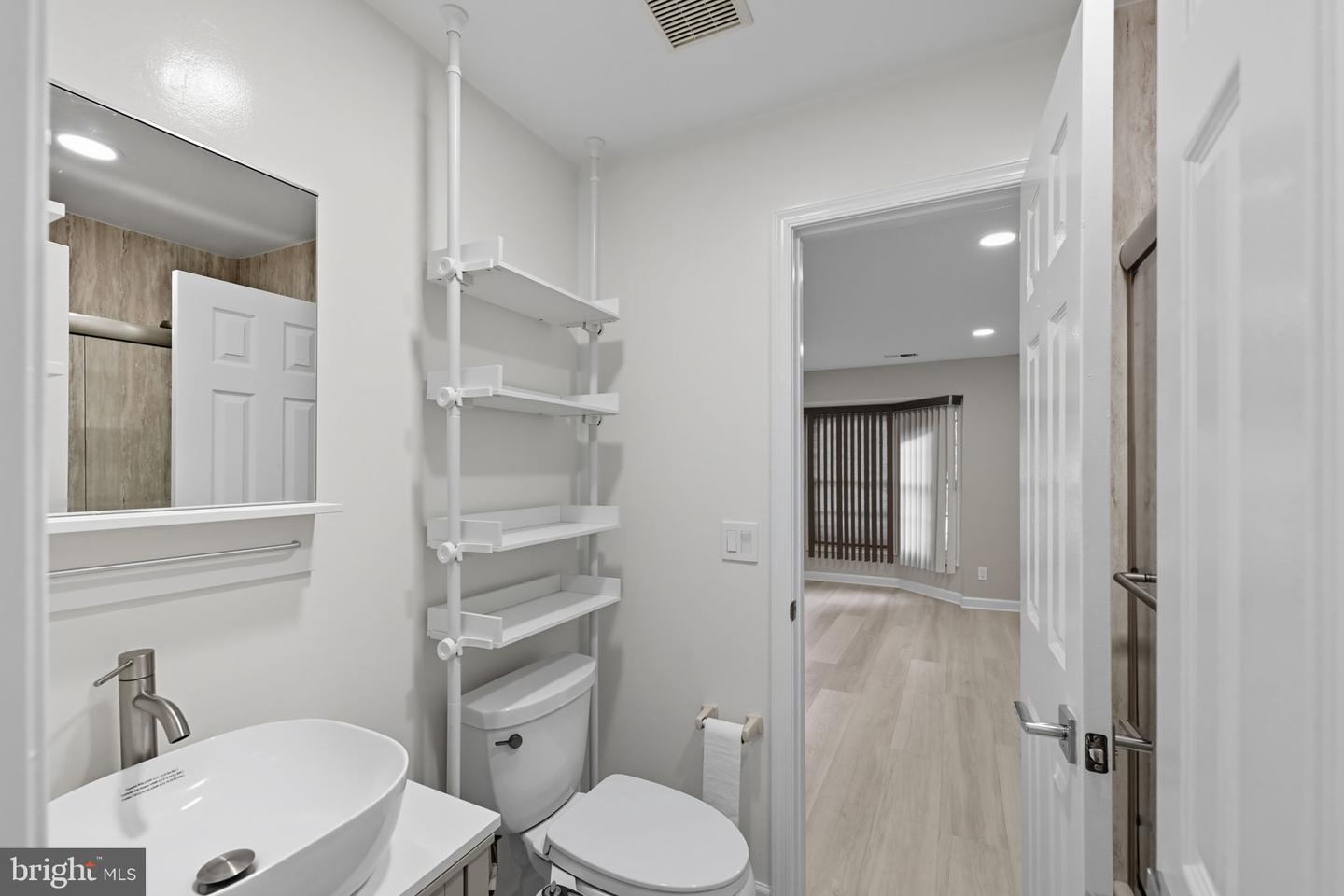 12008 RIDGE KNOLL DR #507A, FAIRFAX, Virginia 22033, 2 Bedrooms Bedrooms, 4 Rooms Rooms,2 BathroomsBathrooms,Residential,For sale,12008 RIDGE KNOLL DR #507A,VAFX2277058 MLS # VAFX2277058