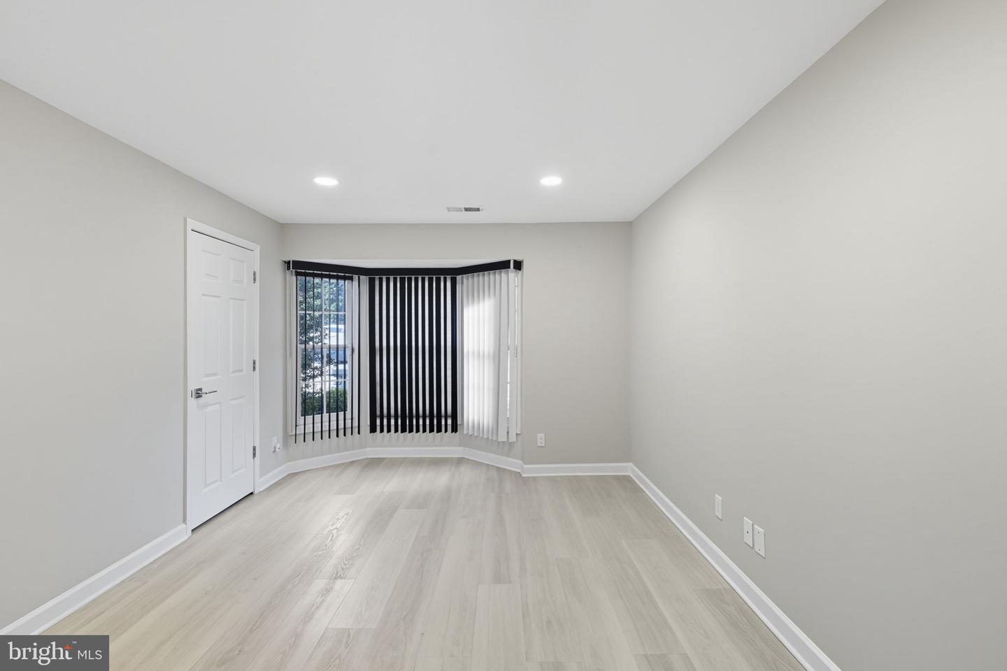 12008 RIDGE KNOLL DR #507A, FAIRFAX, Virginia 22033, 2 Bedrooms Bedrooms, 4 Rooms Rooms,2 BathroomsBathrooms,Residential,For sale,12008 RIDGE KNOLL DR #507A,VAFX2277058 MLS # VAFX2277058