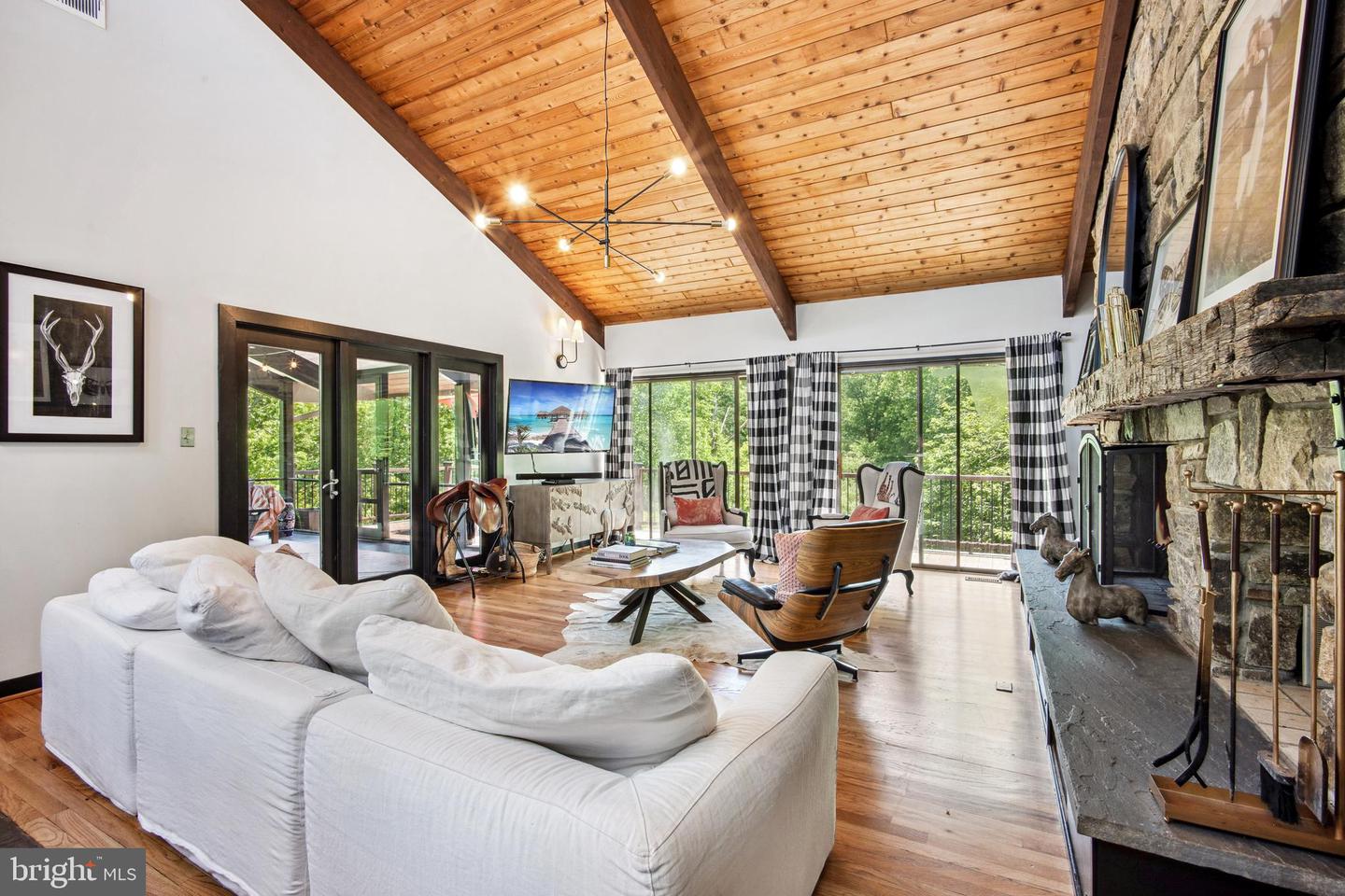 9341 CORNWELL FARM DR, GREAT FALLS, Virginia 22066, 4 Bedrooms Bedrooms, ,3 BathroomsBathrooms,Residential,For sale,9341 CORNWELL FARM DR,VAFX2277060 MLS # VAFX2277060