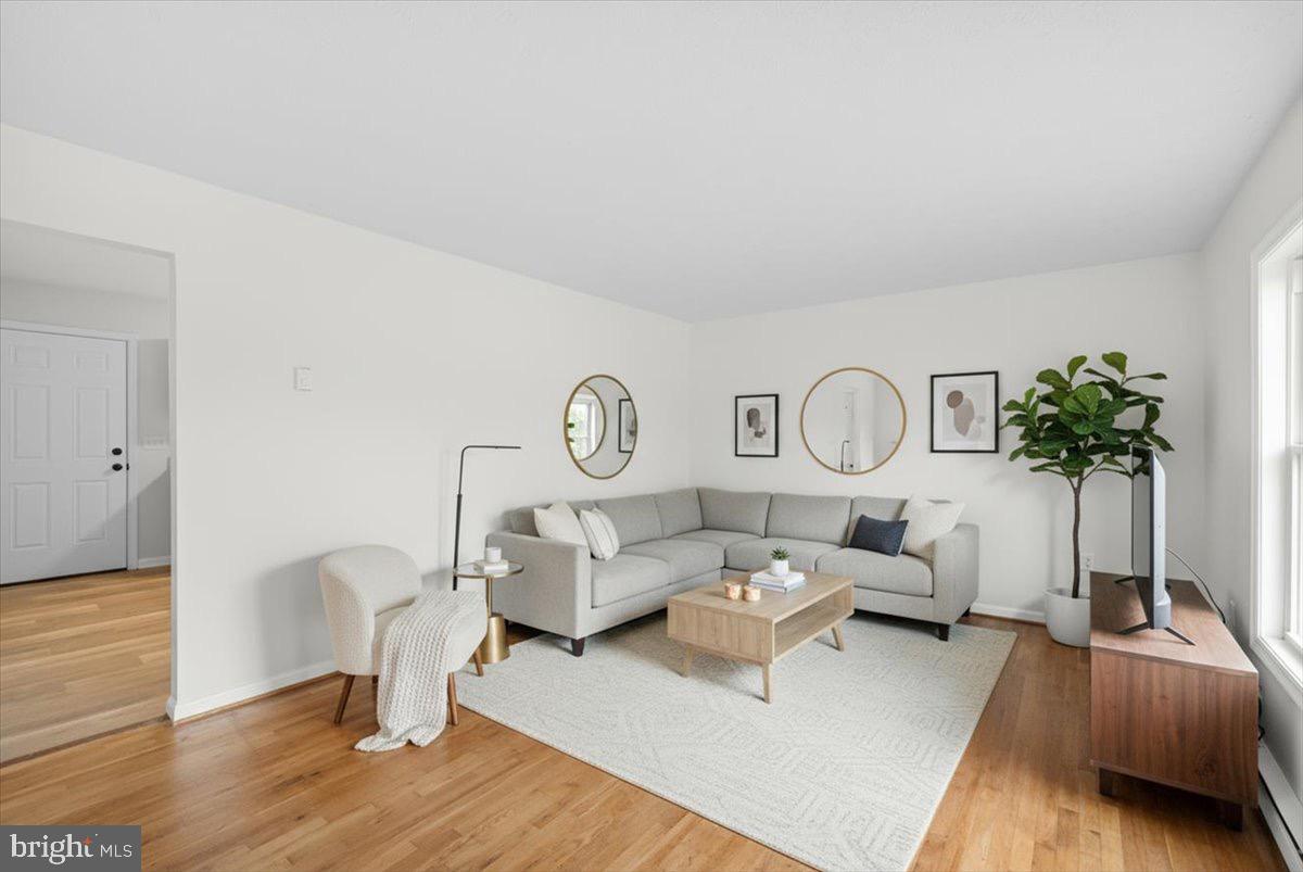 513 BUCKINGHAM DR, STEPHENS CITY, Virginia 22655, 2 Bedrooms Bedrooms, 6 Rooms Rooms,1 BathroomBathrooms,Residential,For sale,513 BUCKINGHAM DR,VAFV2037774 MLS # VAFV2037774