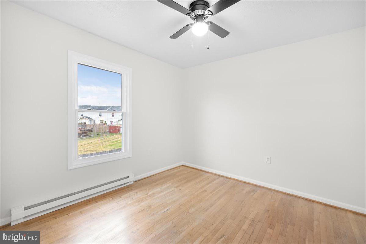 513 BUCKINGHAM DR, STEPHENS CITY, Virginia 22655, 2 Bedrooms Bedrooms, 6 Rooms Rooms,1 BathroomBathrooms,Residential,For sale,513 BUCKINGHAM DR,VAFV2037774 MLS # VAFV2037774