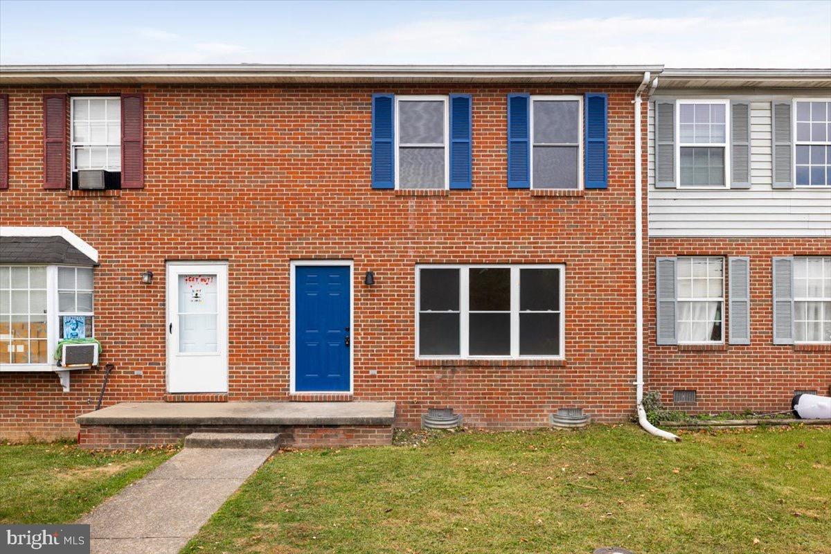 513 BUCKINGHAM DR, STEPHENS CITY, Virginia 22655, 2 Bedrooms Bedrooms, 6 Rooms Rooms,1 BathroomBathrooms,Residential,For sale,513 BUCKINGHAM DR,VAFV2037774 MLS # VAFV2037774