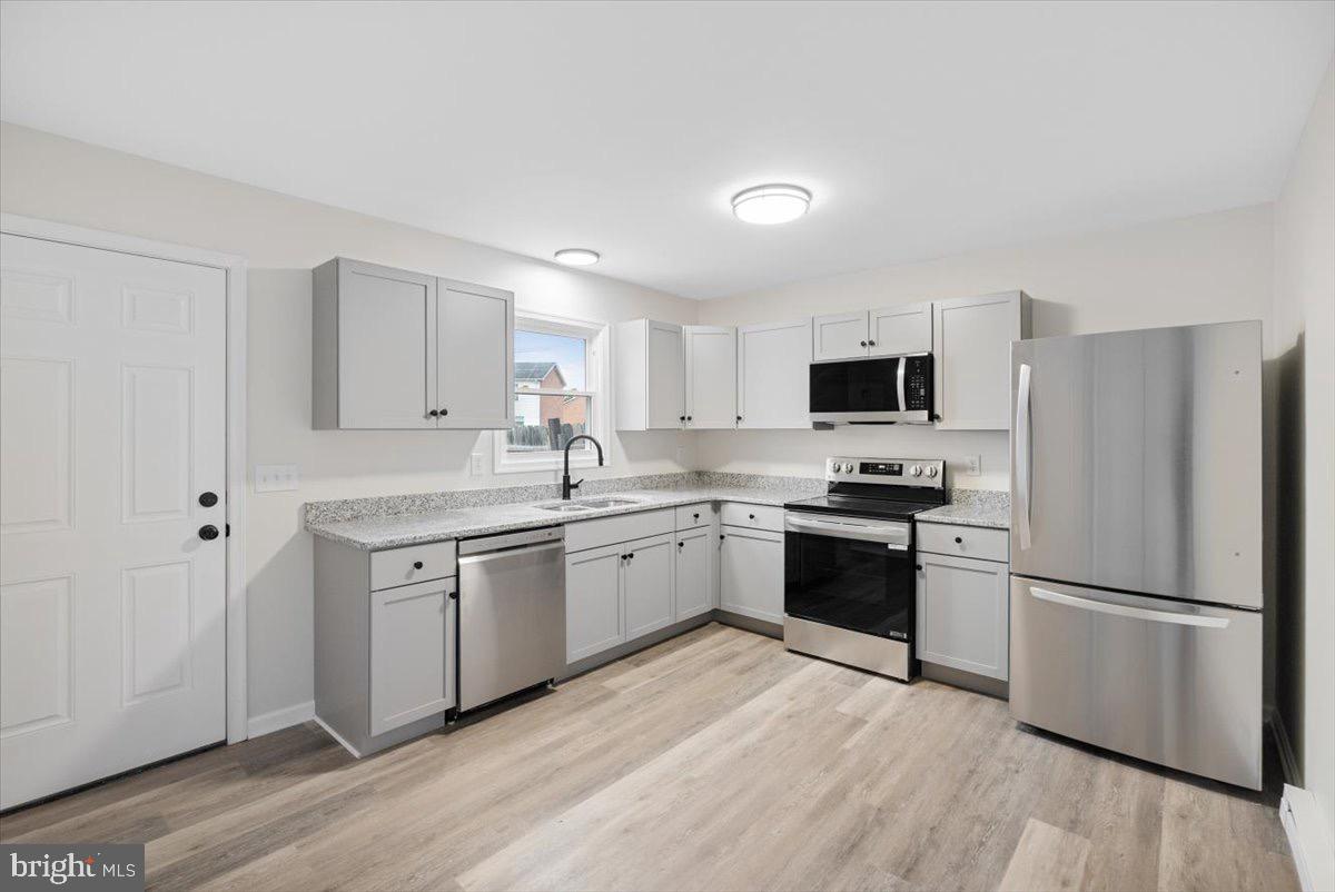 513 BUCKINGHAM DR, STEPHENS CITY, Virginia 22655, 2 Bedrooms Bedrooms, 6 Rooms Rooms,1 BathroomBathrooms,Residential,For sale,513 BUCKINGHAM DR,VAFV2037774 MLS # VAFV2037774