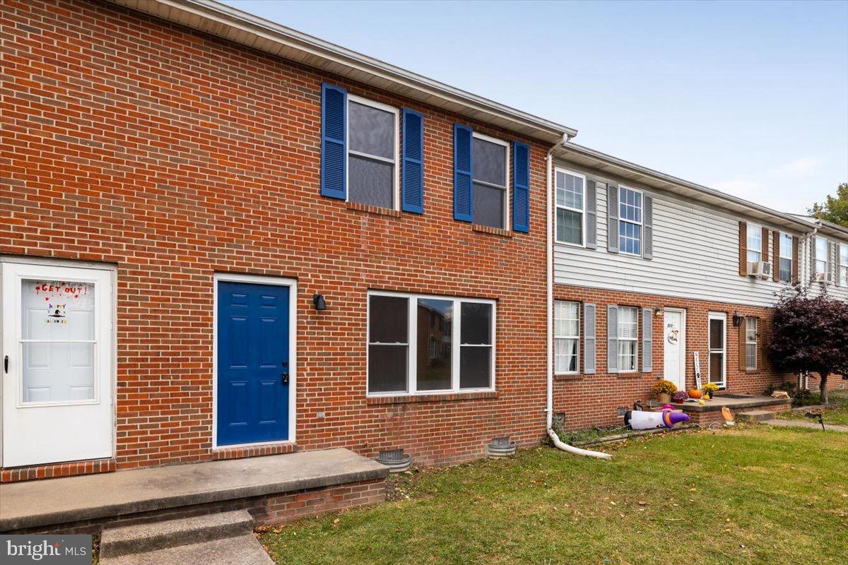 513 BUCKINGHAM DR, STEPHENS CITY, Virginia 22655, 2 Bedrooms Bedrooms, 6 Rooms Rooms,1 BathroomBathrooms,Residential,For sale,513 BUCKINGHAM DR,VAFV2037774 MLS # VAFV2037774