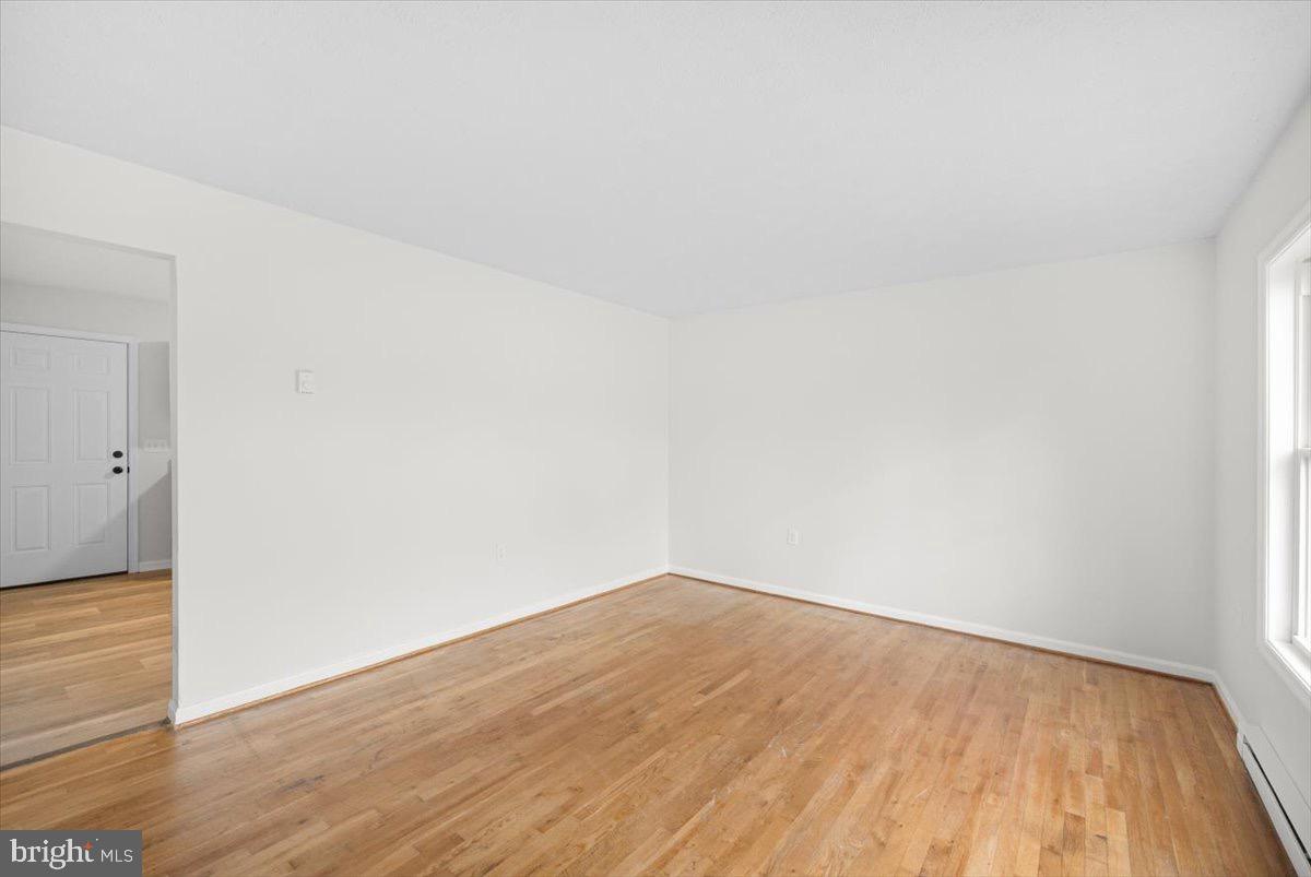 513 BUCKINGHAM DR, STEPHENS CITY, Virginia 22655, 2 Bedrooms Bedrooms, 6 Rooms Rooms,1 BathroomBathrooms,Residential,For sale,513 BUCKINGHAM DR,VAFV2037774 MLS # VAFV2037774