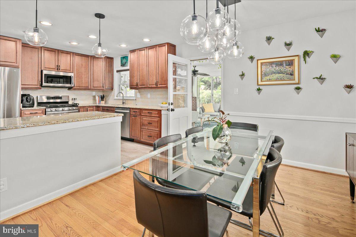 5913 4TH RD N, ARLINGTON, Virginia 22203, 3 Bedrooms Bedrooms, 9 Rooms Rooms,3 BathroomsBathrooms,Residential,For sale,5913 4TH RD N,VAAR2065580 MLS # VAAR2065580