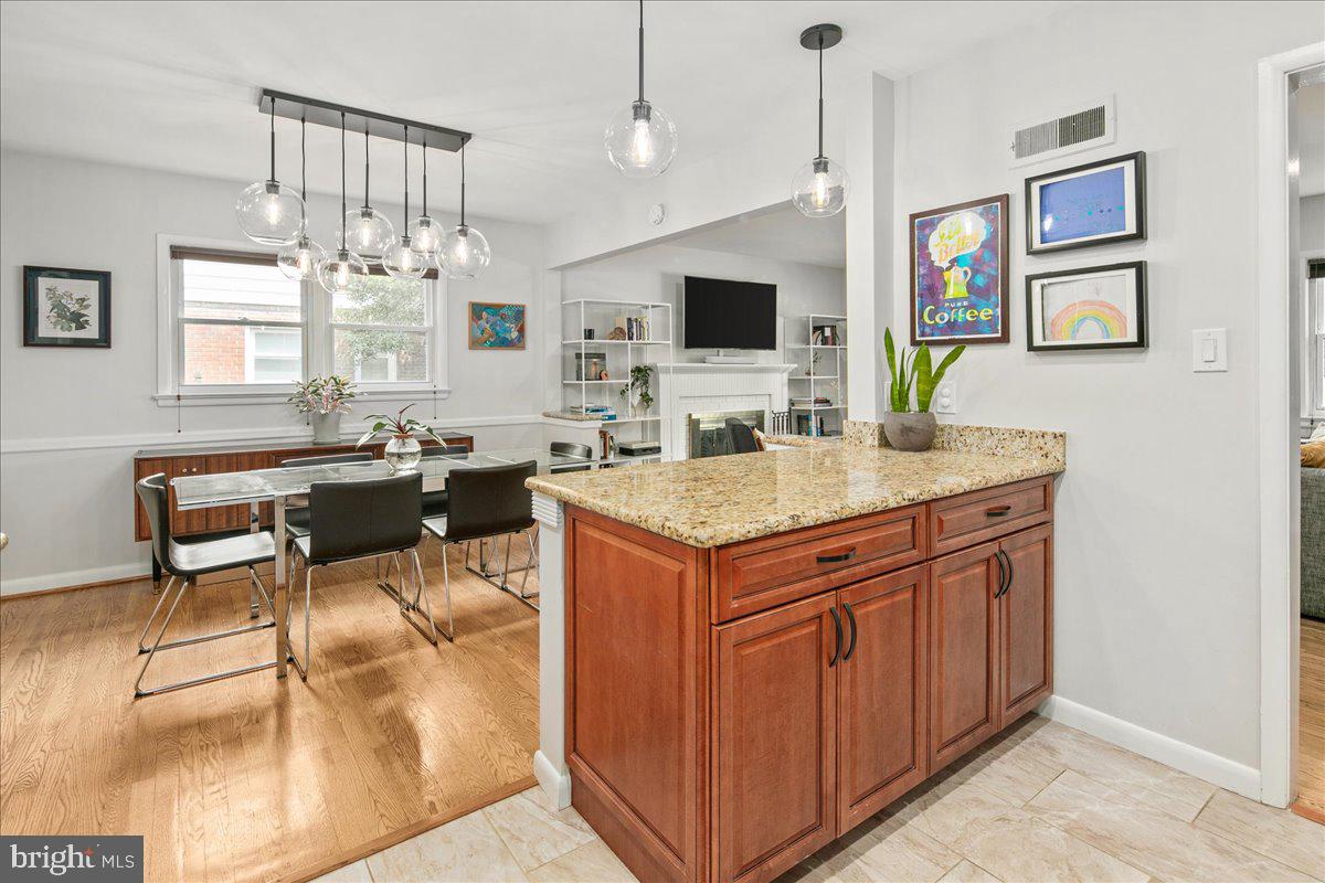 5913 4TH RD N, ARLINGTON, Virginia 22203, 3 Bedrooms Bedrooms, 9 Rooms Rooms,3 BathroomsBathrooms,Residential,For sale,5913 4TH RD N,VAAR2065580 MLS # VAAR2065580