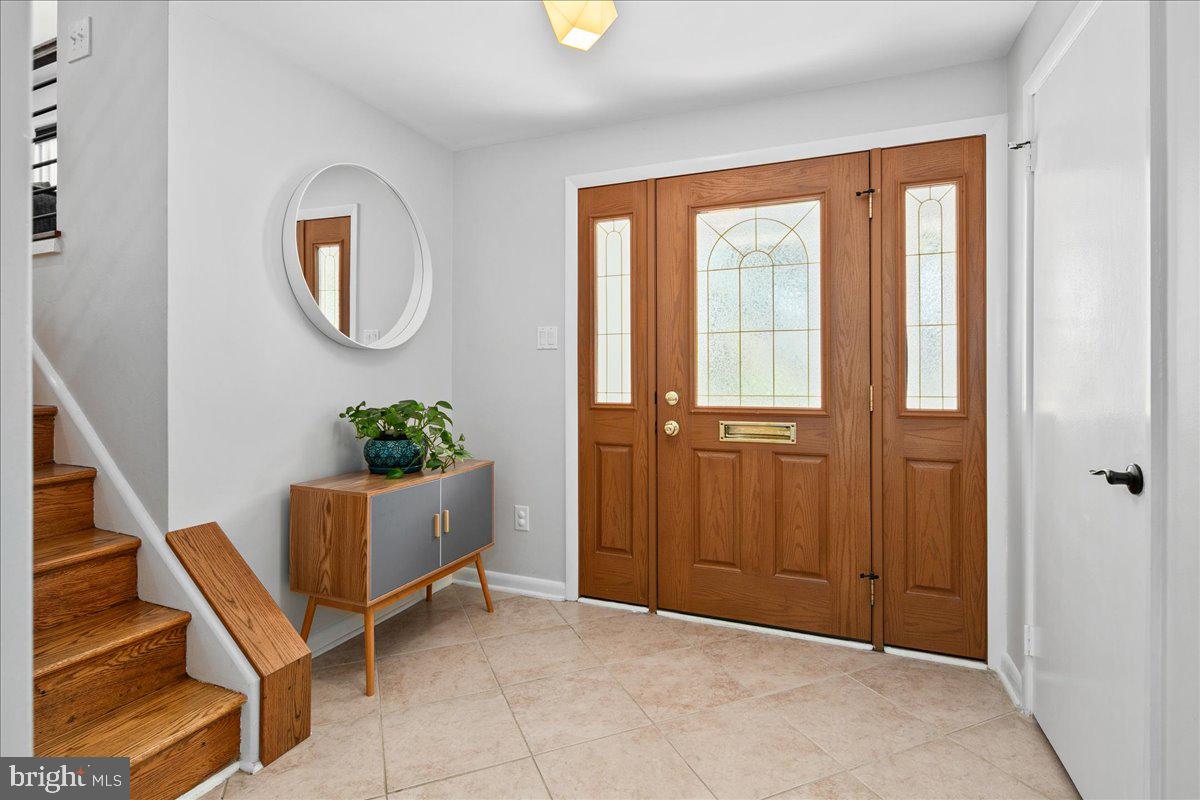 5913 4TH RD N, ARLINGTON, Virginia 22203, 3 Bedrooms Bedrooms, 9 Rooms Rooms,3 BathroomsBathrooms,Residential,For sale,5913 4TH RD N,VAAR2065580 MLS # VAAR2065580