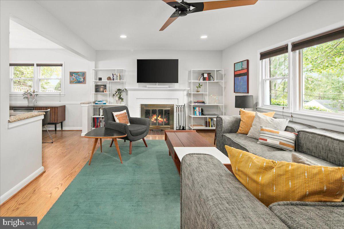 5913 4TH RD N, ARLINGTON, Virginia 22203, 3 Bedrooms Bedrooms, 9 Rooms Rooms,3 BathroomsBathrooms,Residential,For sale,5913 4TH RD N,VAAR2065580 MLS # VAAR2065580