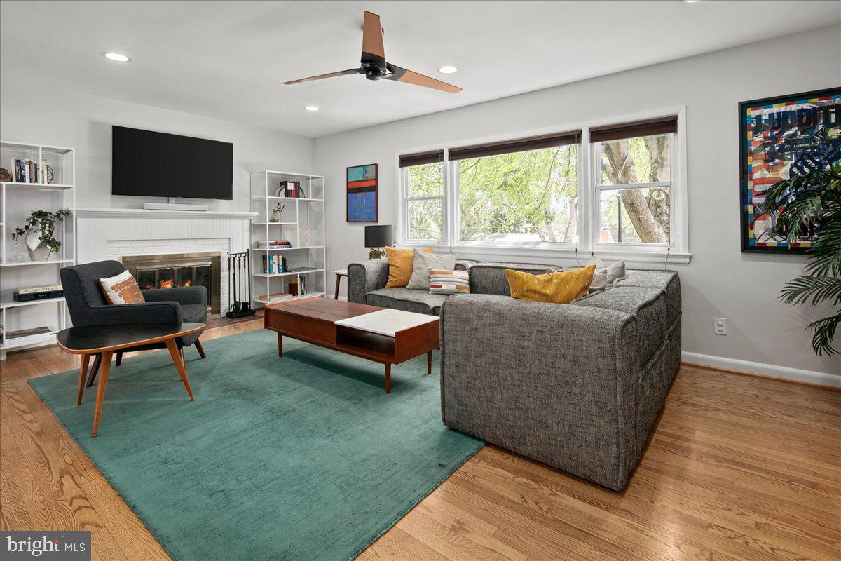 5913 4TH RD N, ARLINGTON, Virginia 22203, 3 Bedrooms Bedrooms, 9 Rooms Rooms,3 BathroomsBathrooms,Residential,For sale,5913 4TH RD N,VAAR2065580 MLS # VAAR2065580