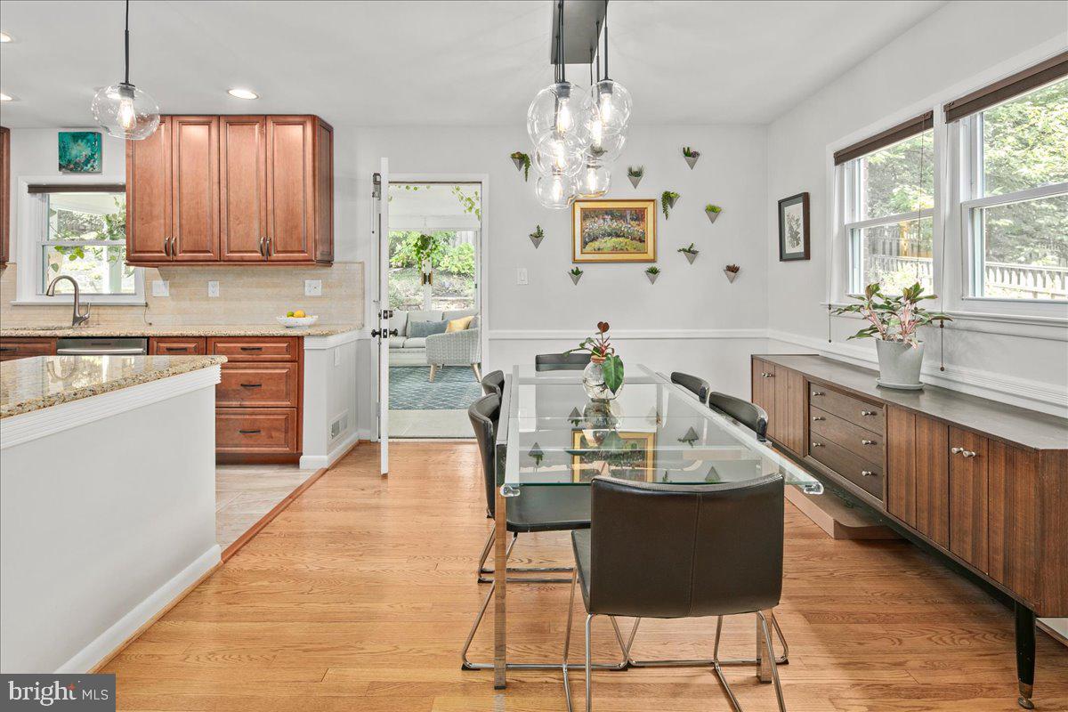 5913 4TH RD N, ARLINGTON, Virginia 22203, 3 Bedrooms Bedrooms, 9 Rooms Rooms,3 BathroomsBathrooms,Residential,For sale,5913 4TH RD N,VAAR2065580 MLS # VAAR2065580