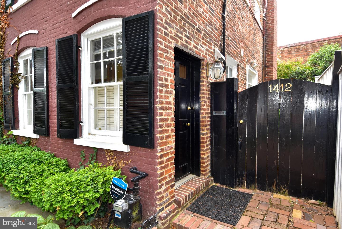 1412 NW 27TH ST NW, WASHINGTON, District Of Columbia 20007, 2 Bedrooms Bedrooms, ,1 BathroomBathrooms,Residential,For sale,1412 NW 27TH ST NW,DCDC2229740 MLS # DCDC2229740