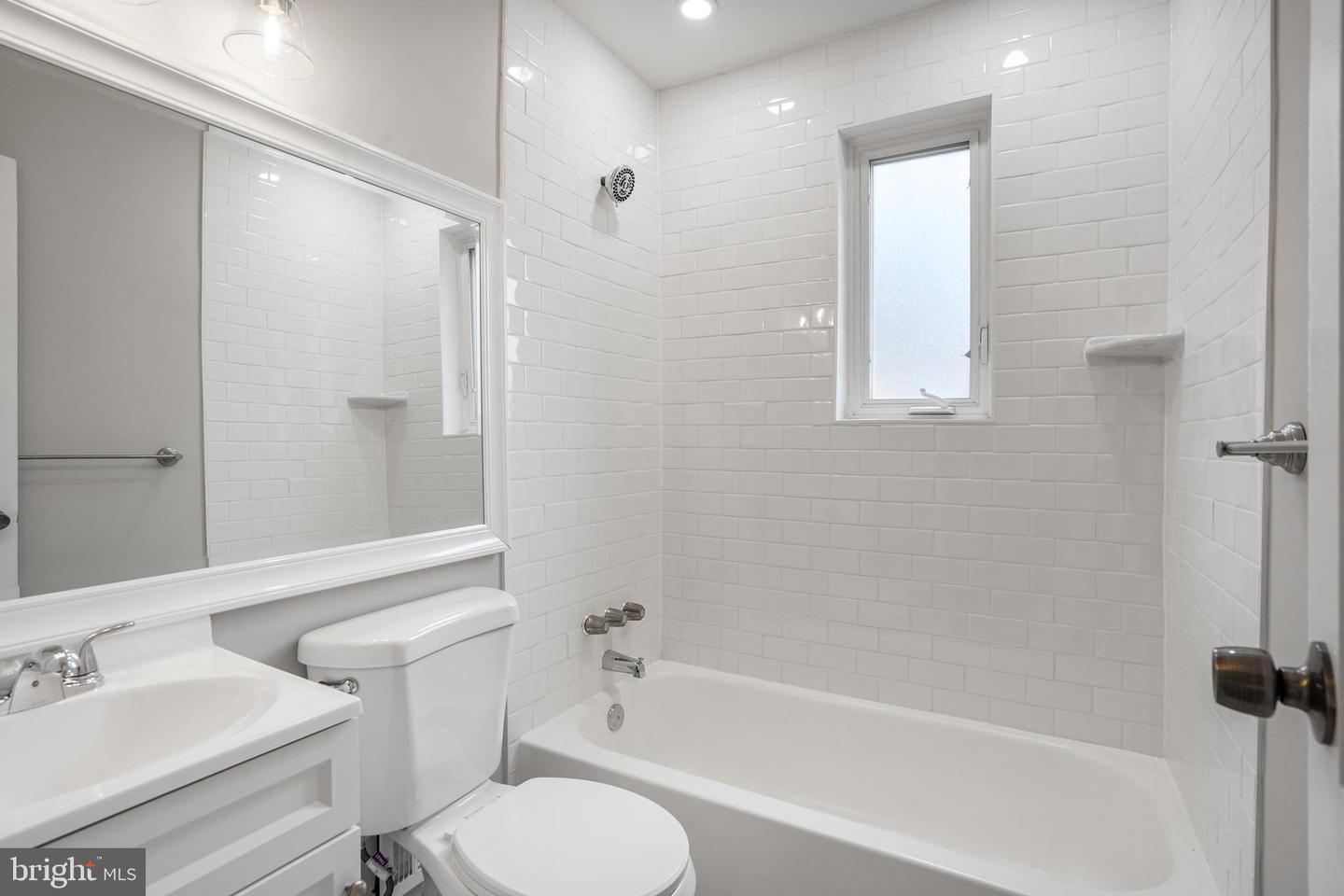 3202 13TH RD S, ARLINGTON, Virginia 22204, 3 Bedrooms Bedrooms, ,2 BathroomsBathrooms,Residential,For sale,3202 13TH RD S,VAAR2065582 MLS # VAAR2065582