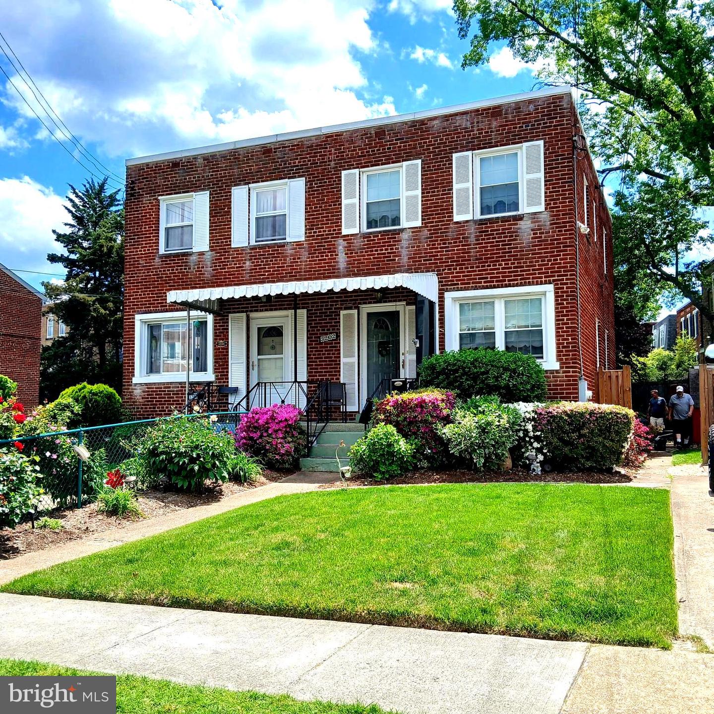 3202 13TH RD S, ARLINGTON, Virginia 22204, 3 Bedrooms Bedrooms, ,2 BathroomsBathrooms,Residential,For sale,3202 13TH RD S,VAAR2065582 MLS # VAAR2065582