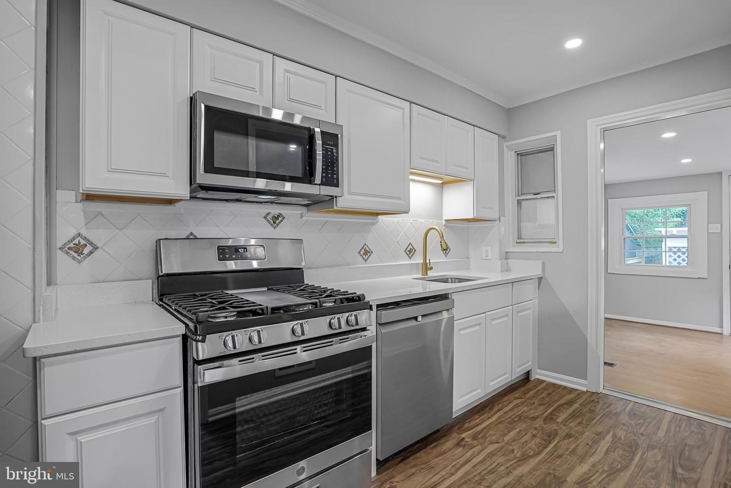 3202 13TH RD S, ARLINGTON, Virginia 22204, 3 Bedrooms Bedrooms, ,2 BathroomsBathrooms,Residential,For sale,3202 13TH RD S,VAAR2065582 MLS # VAAR2065582