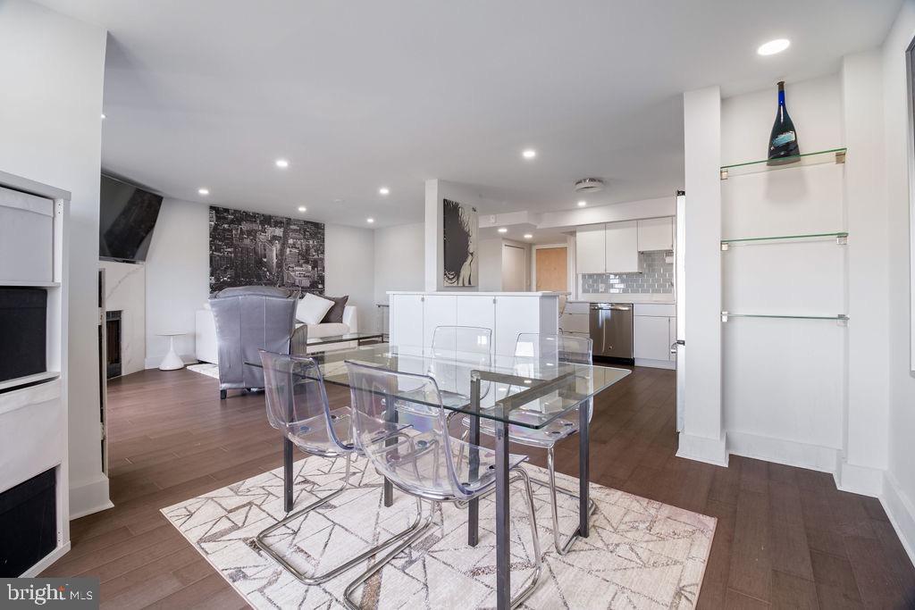 2111 WISCONSIN AVE NW #PH8, WASHINGTON, District Of Columbia 20007, 2 Bedrooms Bedrooms, 8 Rooms Rooms,2 BathroomsBathrooms,Residential,For sale,2111 WISCONSIN AVE NW #PH8,DCDC2229744 MLS # DCDC2229744