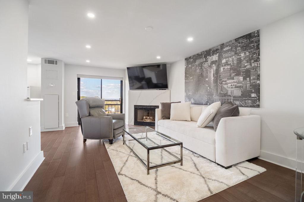 2111 WISCONSIN AVE NW #PH8, WASHINGTON, District Of Columbia 20007, 2 Bedrooms Bedrooms, 8 Rooms Rooms,2 BathroomsBathrooms,Residential,For sale,2111 WISCONSIN AVE NW #PH8,DCDC2229744 MLS # DCDC2229744