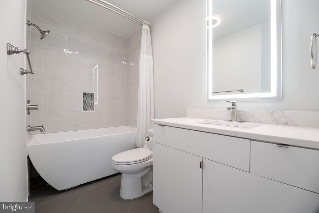 2111 WISCONSIN AVE NW #PH8, WASHINGTON, District Of Columbia 20007, 2 Bedrooms Bedrooms, 8 Rooms Rooms,2 BathroomsBathrooms,Residential,For sale,2111 WISCONSIN AVE NW #PH8,DCDC2229744 MLS # DCDC2229744