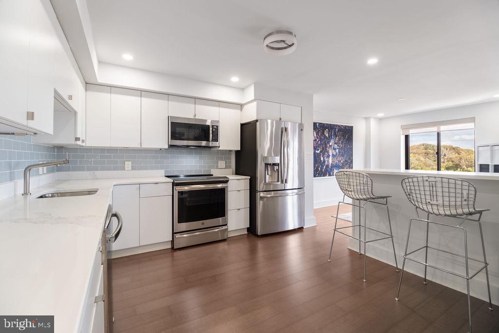 2111 WISCONSIN AVE NW #PH8, WASHINGTON, District Of Columbia 20007, 2 Bedrooms Bedrooms, 8 Rooms Rooms,2 BathroomsBathrooms,Residential,For sale,2111 WISCONSIN AVE NW #PH8,DCDC2229744 MLS # DCDC2229744