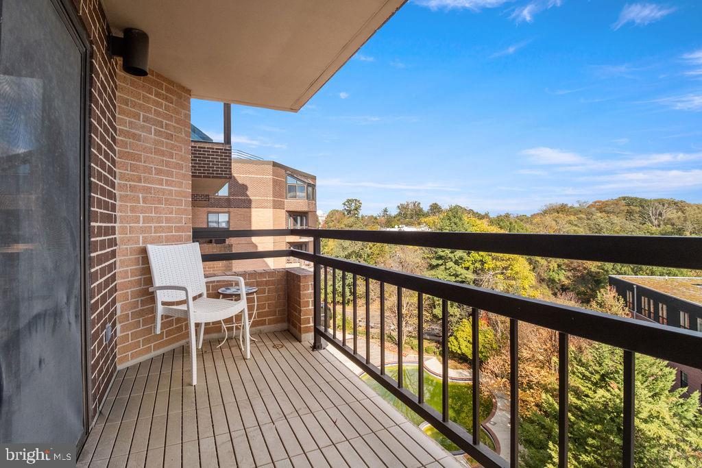 2111 WISCONSIN AVE NW #PH8, WASHINGTON, District Of Columbia 20007, 2 Bedrooms Bedrooms, 8 Rooms Rooms,2 BathroomsBathrooms,Residential,For sale,2111 WISCONSIN AVE NW #PH8,DCDC2229744 MLS # DCDC2229744