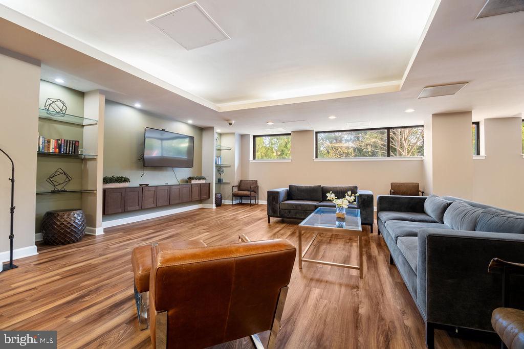 2111 WISCONSIN AVE NW #PH8, WASHINGTON, District Of Columbia 20007, 2 Bedrooms Bedrooms, 8 Rooms Rooms,2 BathroomsBathrooms,Residential,For sale,2111 WISCONSIN AVE NW #PH8,DCDC2229744 MLS # DCDC2229744