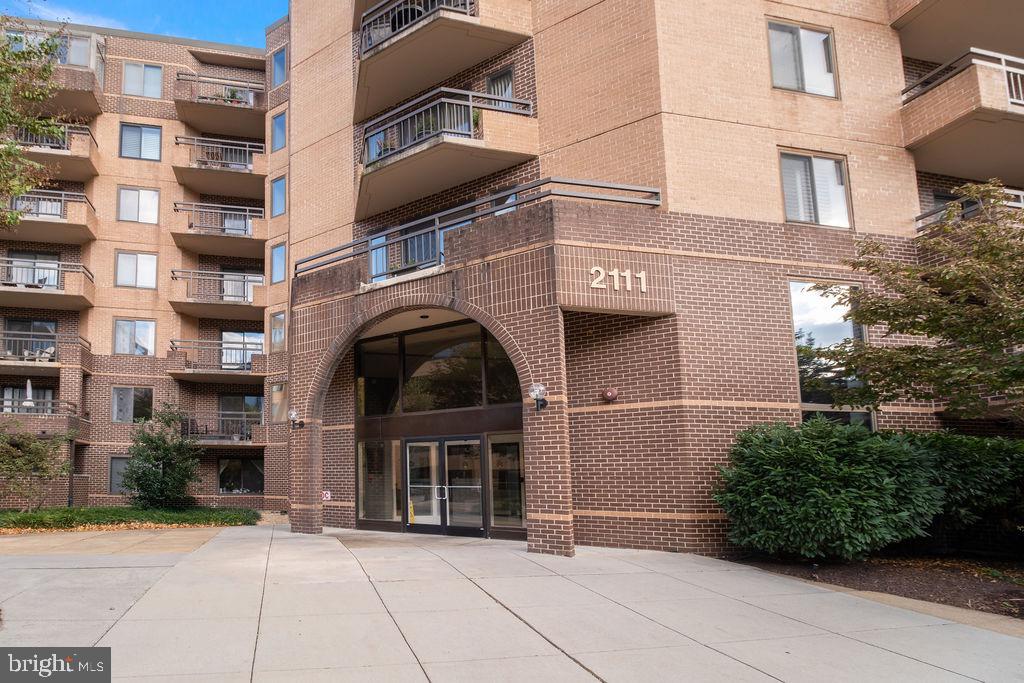 2111 WISCONSIN AVE NW #PH8, WASHINGTON, District Of Columbia 20007, 2 Bedrooms Bedrooms, 8 Rooms Rooms,2 BathroomsBathrooms,Residential,For sale,2111 WISCONSIN AVE NW #PH8,DCDC2229744 MLS # DCDC2229744