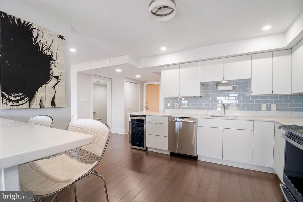 2111 WISCONSIN AVE NW #PH8, WASHINGTON, District Of Columbia 20007, 2 Bedrooms Bedrooms, 8 Rooms Rooms,2 BathroomsBathrooms,Residential,For sale,2111 WISCONSIN AVE NW #PH8,DCDC2229744 MLS # DCDC2229744