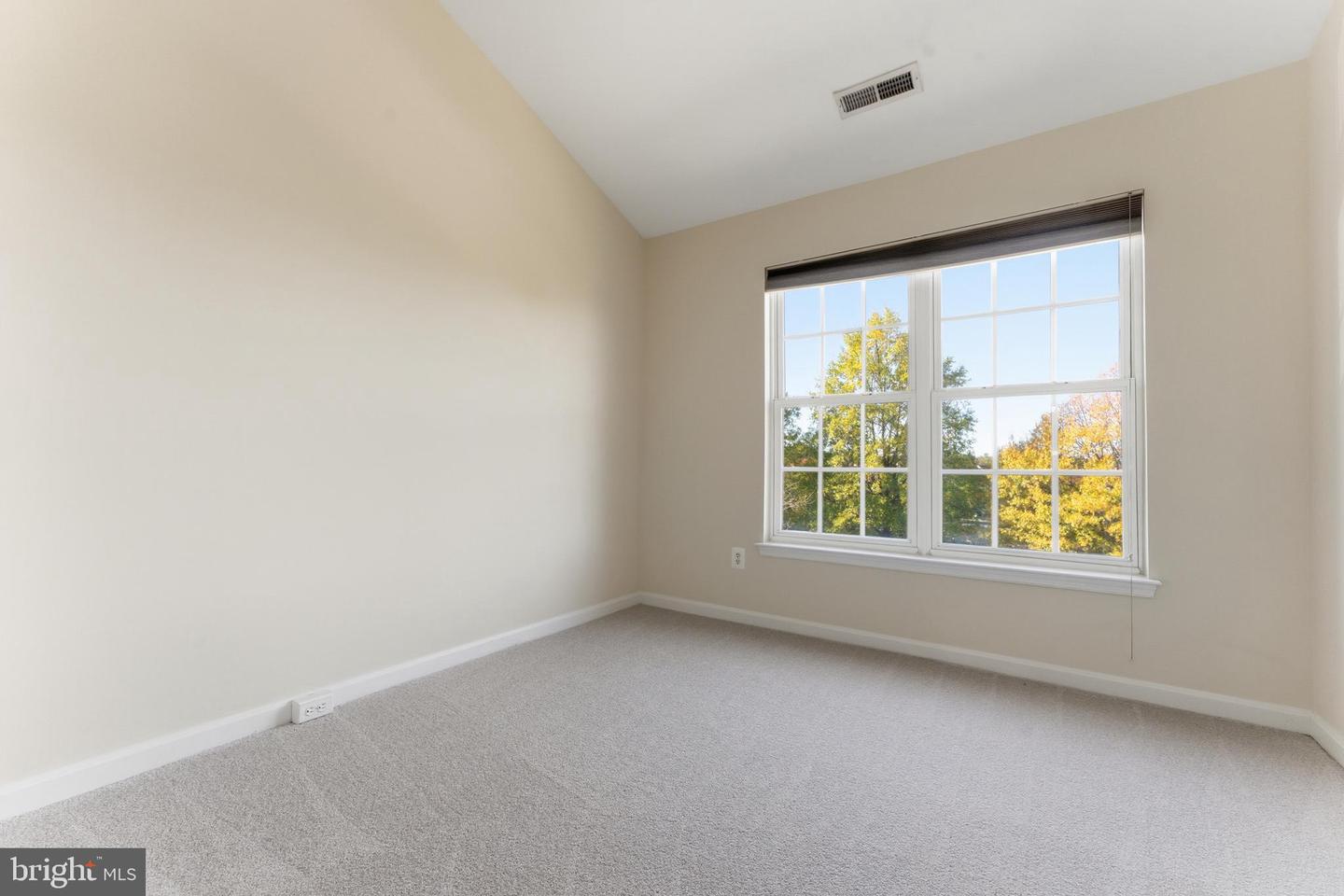 6165 MYRADALE WAY, HAYMARKET, Virginia 20169, 3 Bedrooms Bedrooms, 6 Rooms Rooms,2 BathroomsBathrooms,Residential,For sale,6165 MYRADALE WAY,VAPW2106958 MLS # VAPW2106958