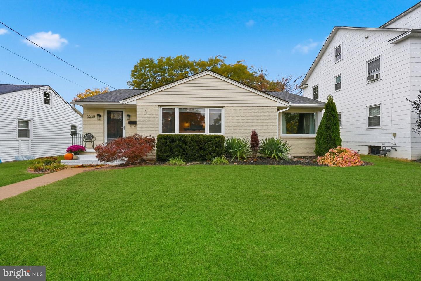 1215 SEACOBECK ST, FREDERICKSBURG, Virginia 22401, 2 Bedrooms Bedrooms, 4 Rooms Rooms,2 BathroomsBathrooms,Residential,For sale,1215 SEACOBECK ST,VAFB2009218 MLS # VAFB2009218