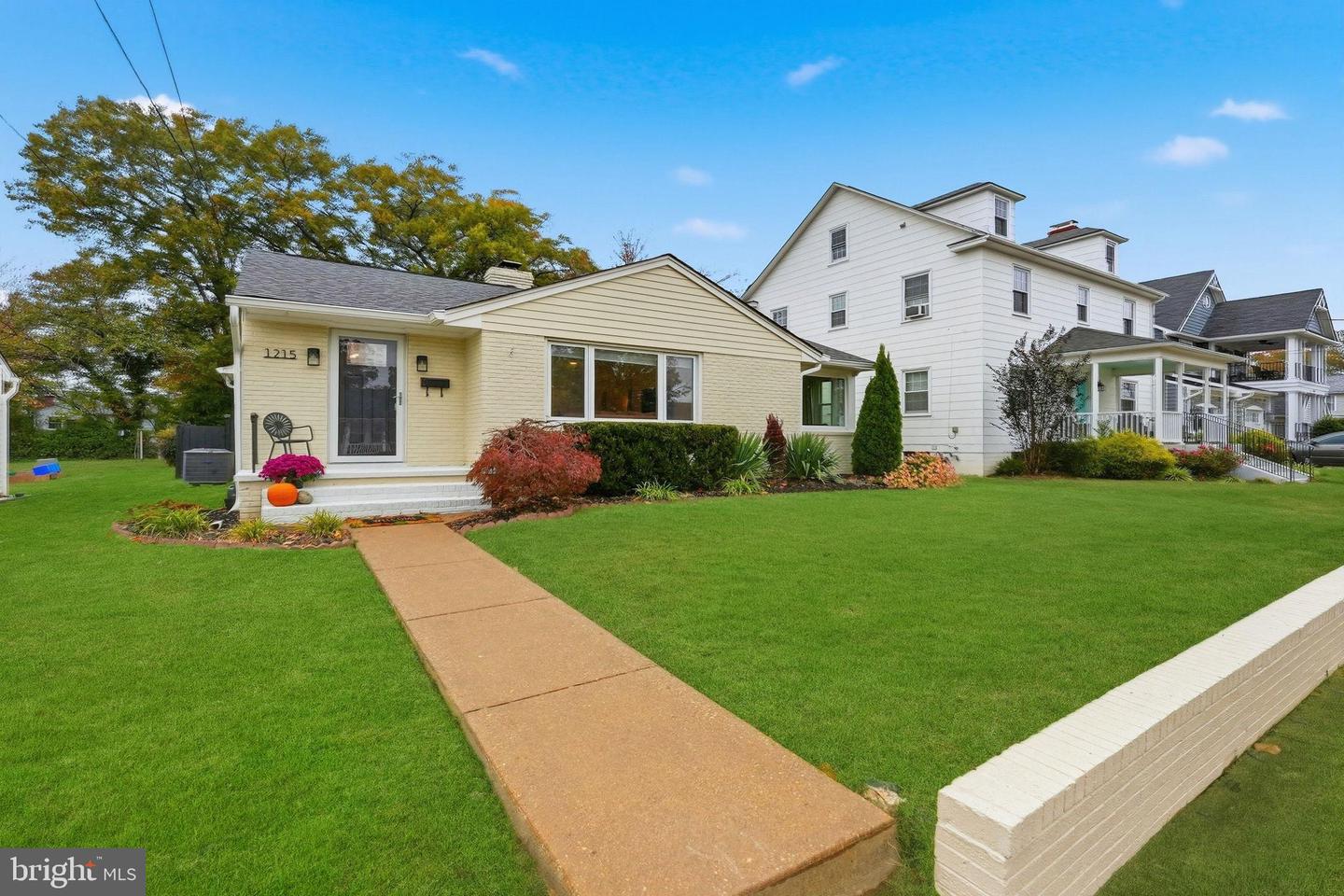 1215 SEACOBECK ST, FREDERICKSBURG, Virginia 22401, 2 Bedrooms Bedrooms, 4 Rooms Rooms,2 BathroomsBathrooms,Residential,For sale,1215 SEACOBECK ST,VAFB2009218 MLS # VAFB2009218