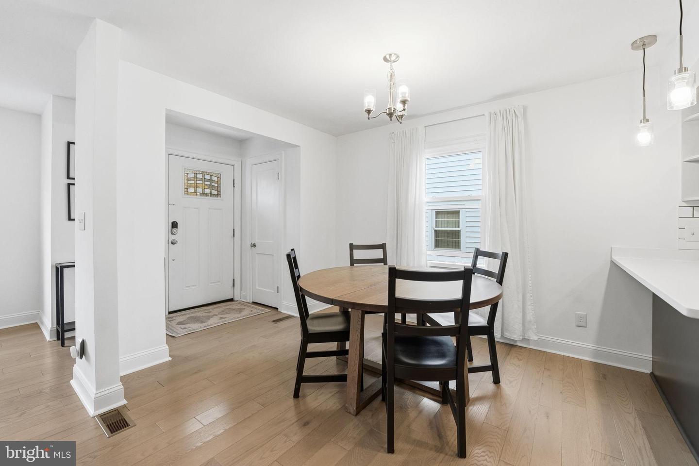 1215 SEACOBECK ST, FREDERICKSBURG, Virginia 22401, 2 Bedrooms Bedrooms, 4 Rooms Rooms,2 BathroomsBathrooms,Residential,For sale,1215 SEACOBECK ST,VAFB2009218 MLS # VAFB2009218