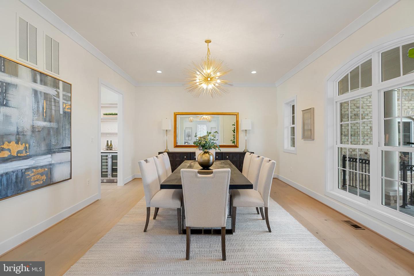 8619 REDWOOD, VIENNA, Virginia 22180, 5 Bedrooms Bedrooms, ,4 BathroomsBathrooms,Residential,For sale,8619 REDWOOD,VAFX2277114 MLS # VAFX2277114