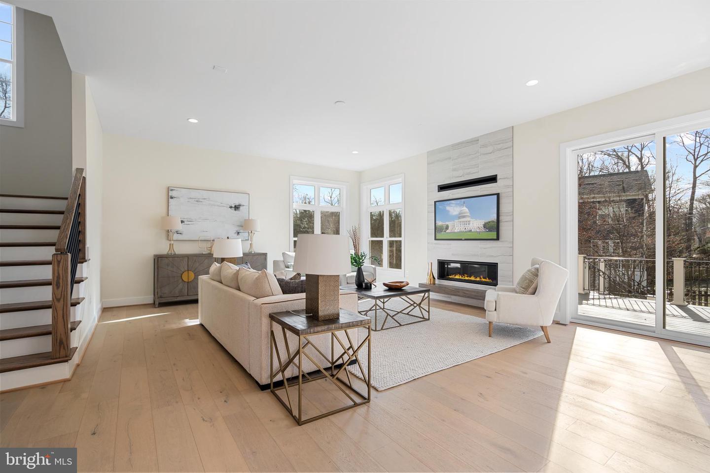 8619 REDWOOD, VIENNA, Virginia 22180, 5 Bedrooms Bedrooms, ,4 BathroomsBathrooms,Residential,For sale,8619 REDWOOD,VAFX2277114 MLS # VAFX2277114