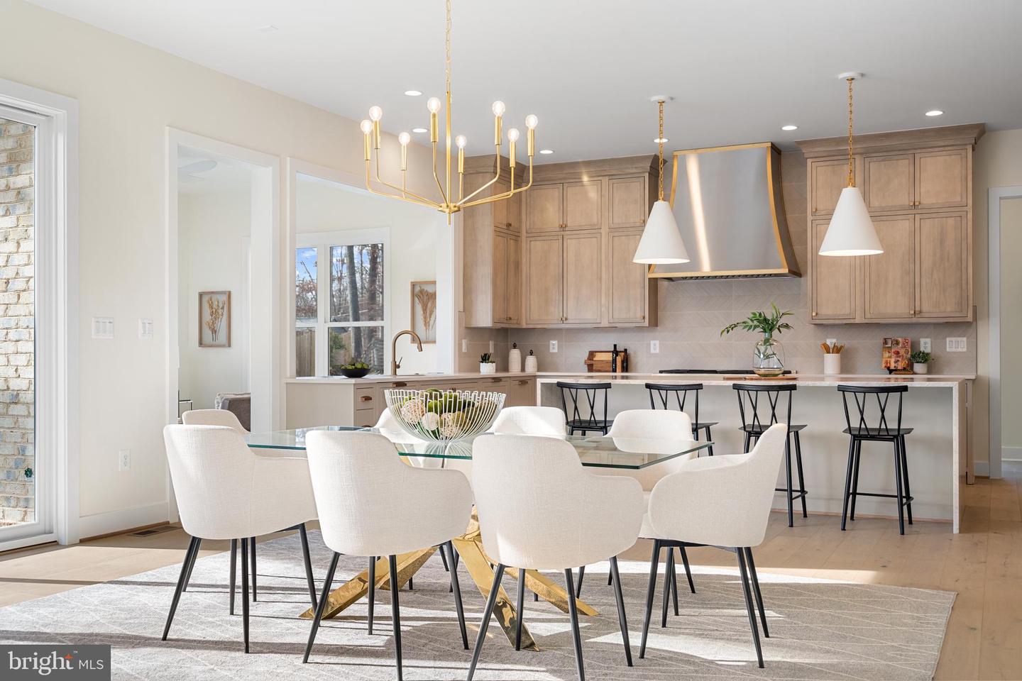 8619 REDWOOD, VIENNA, Virginia 22180, 5 Bedrooms Bedrooms, ,4 BathroomsBathrooms,Residential,For sale,8619 REDWOOD,VAFX2277114 MLS # VAFX2277114